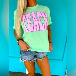 Women’s graphic tee - new from boutique